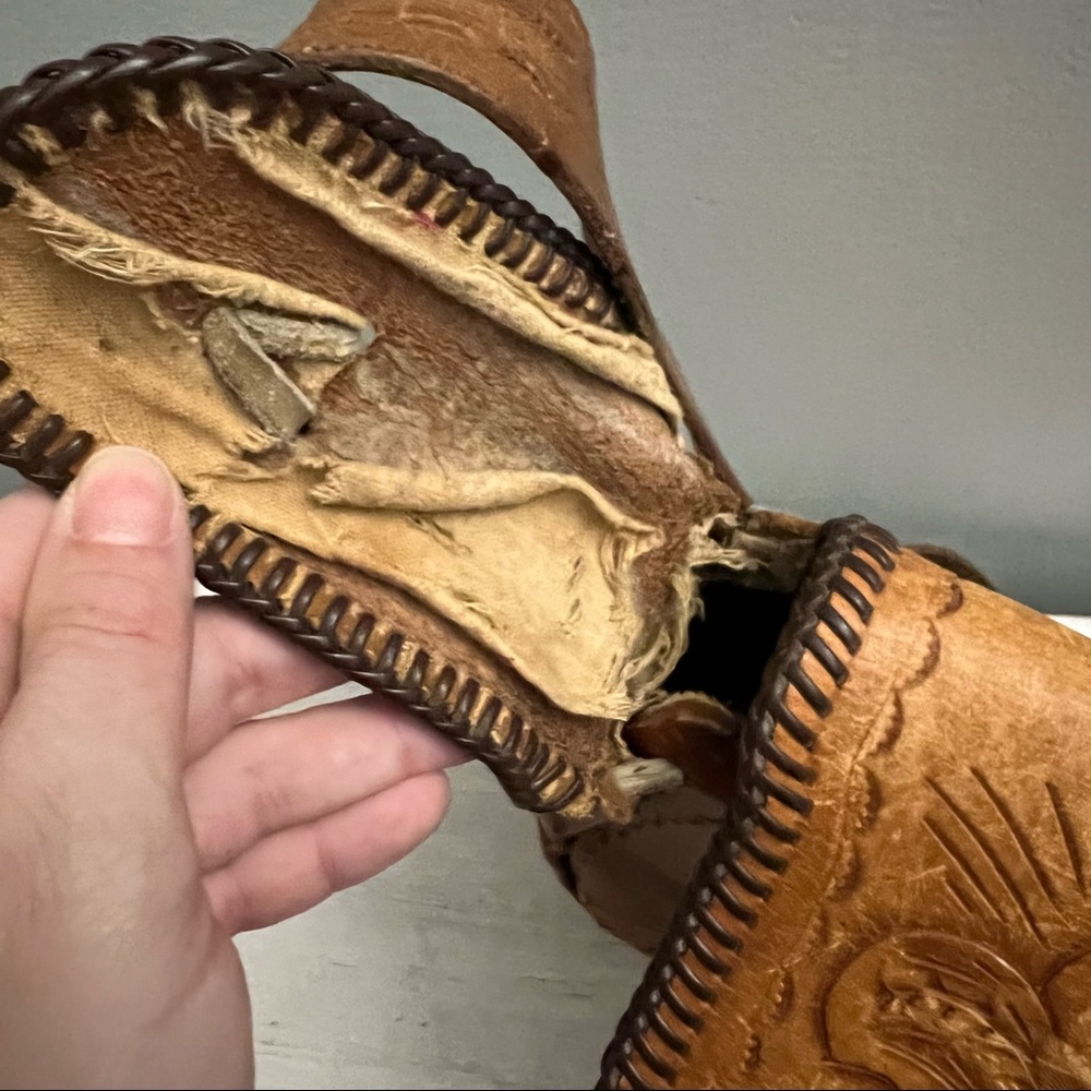 Vintage 70s 80s Hand Tooled Buckstitched Leather Shoulder Saddle Bag - Picture 15 of 16